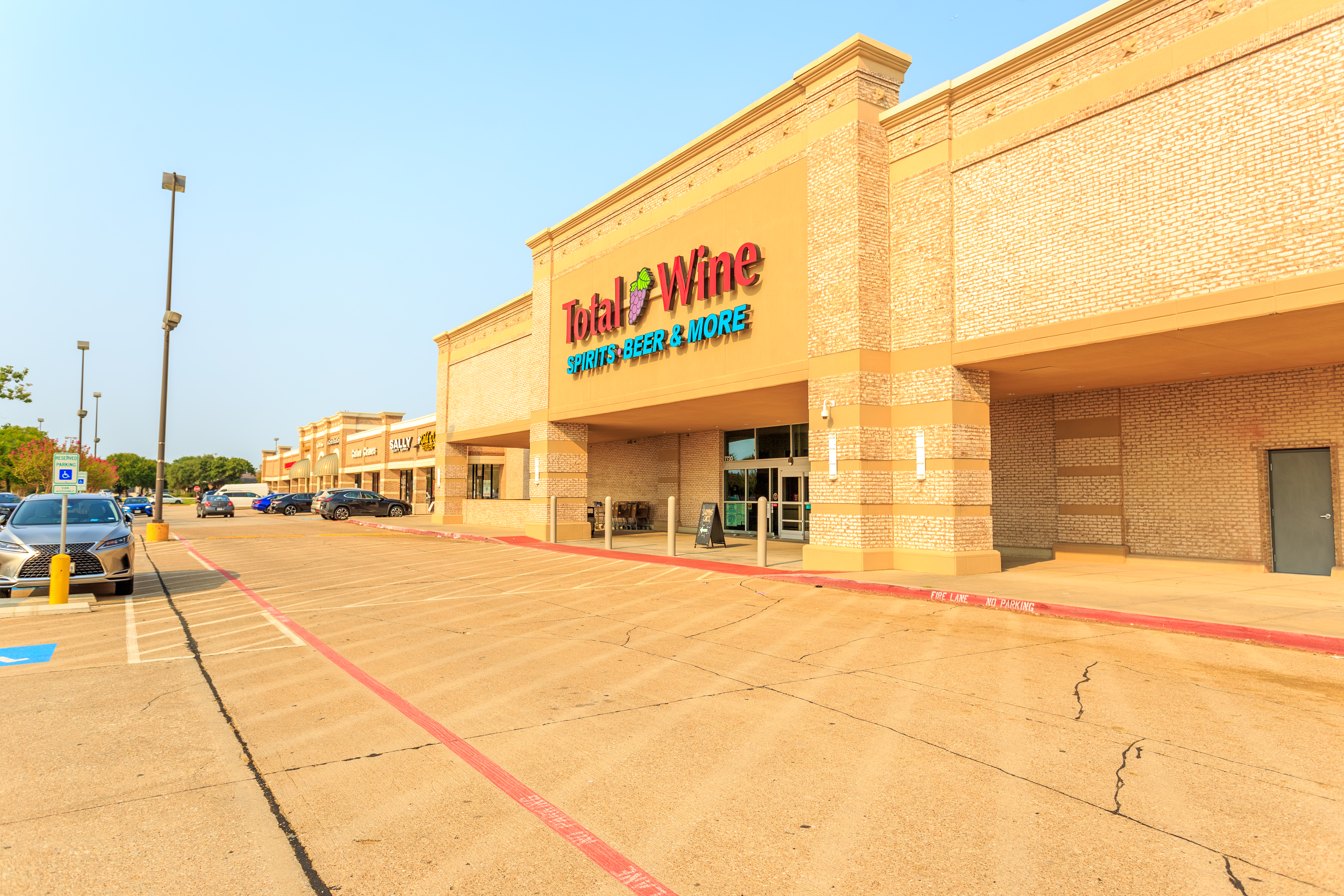 Professional real estate photography of a sophisticated Las Colinas property, DFW metroplex.
